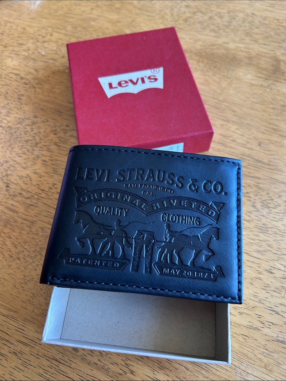 Levi's Black Embossed Leather Wallet with Logo Detail